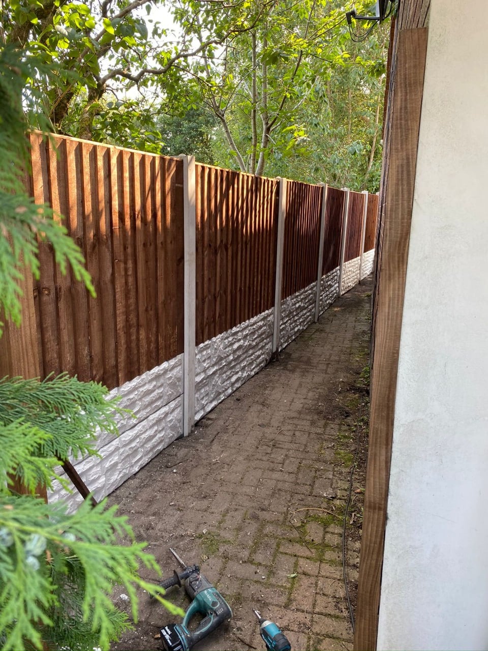 Quality residential fencing project